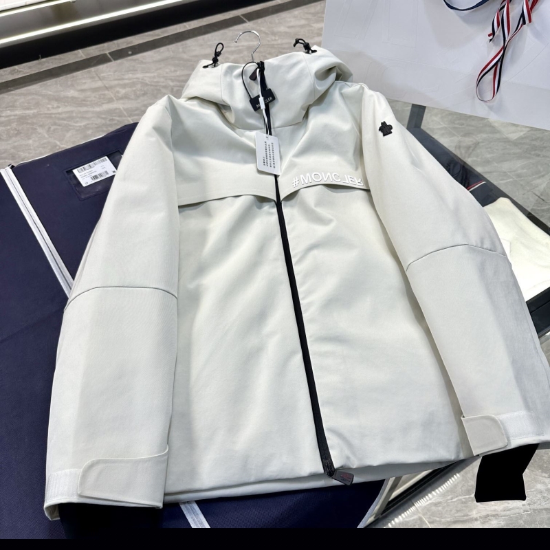 Ba*len*cia*ga down coat
